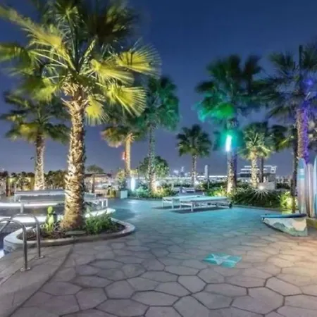 Spacious 1Br Apartment In Damac Paramount Towers Bb Dubai Esterno foto