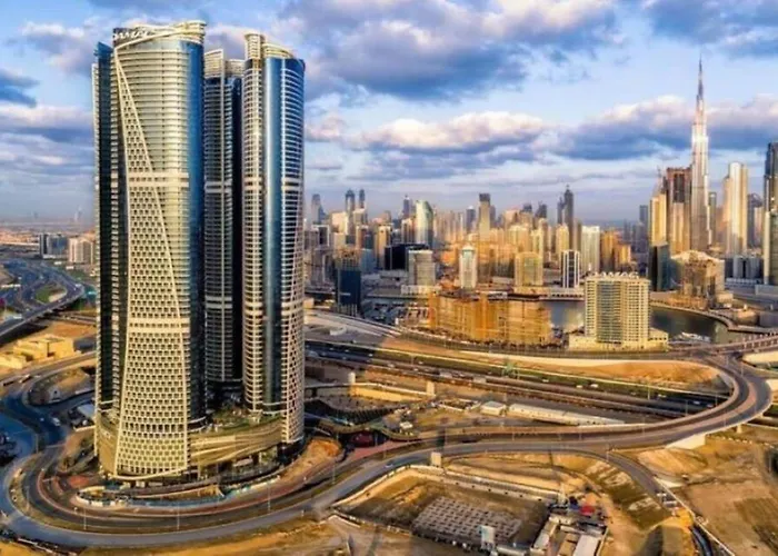 Spacious 1Br Apartment In Damac Paramount Towers Bb